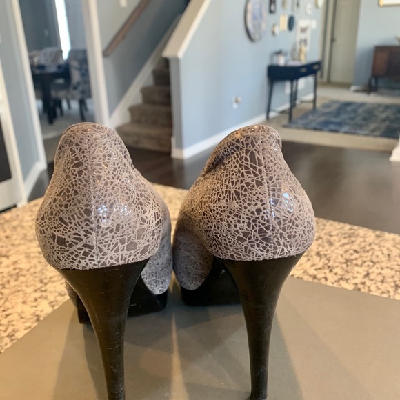 BCBG Women’s shoes - Picture 2 of 5